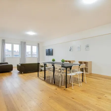 公寓 Tolstov - 250m2 Loft With 6 Im Industriegebiet - 20 Min Messe Dus & Old Town Dus