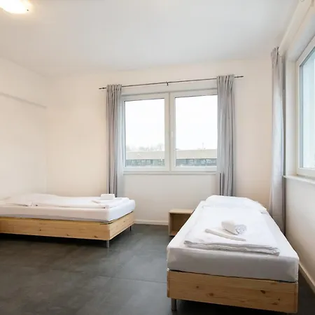 Raj Living - 250m2 Loft With 6 Im Industriegebiet - 20 Min Messe Dus & Old Town Dus