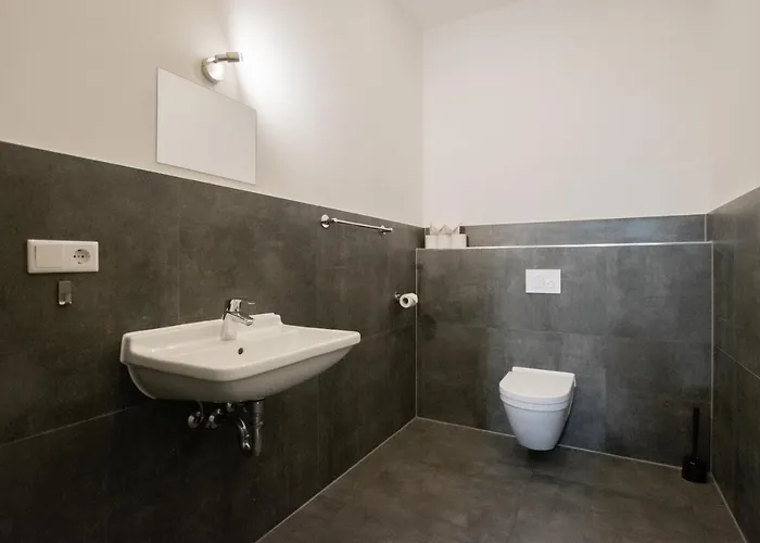 Apartman Tolstov - 250m2 Loft With 6 Im Industriegebiet - 20 Min Messe Dus & Old Town Dus