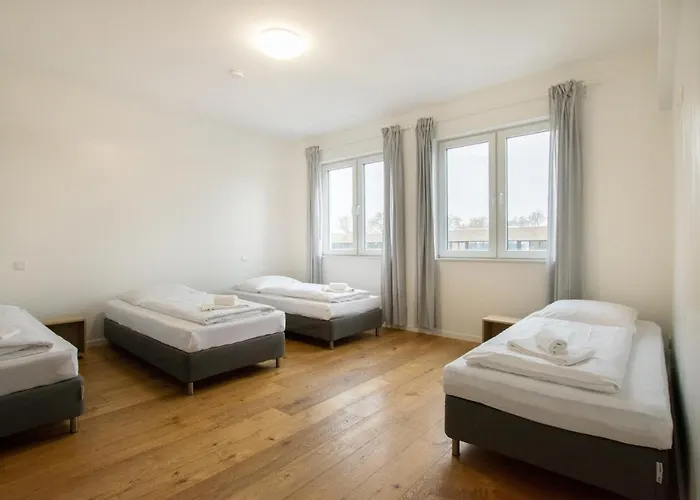 Apartment Tolstov - 250m2 Loft With 6 Im Industriegebiet - 20 Min Messe Dus & Old Town Dus