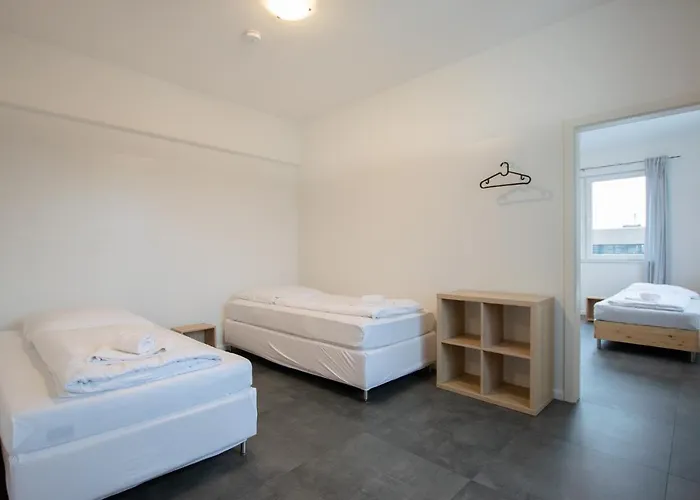 Tolstov - 250m2 Loft With 6 Im Industriegebiet - 20 Min Messe Dus & Old Town Dus Apartman