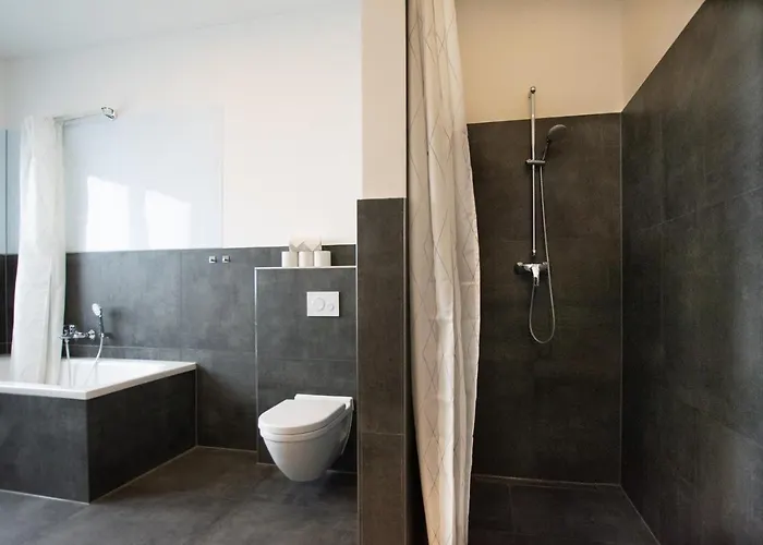 Tolstov - 250m2 Loft With 6 Im Industriegebiet - 20 Min Messe Dus & Old Town Dus Apartman Düsseldorf