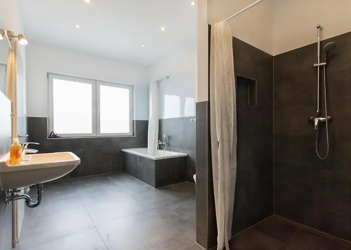 Tolstov - 250m2 Loft With 6 Im Industriegebiet - 20 Min Messe Dus & Old Town Dus Apartament Düsseldorf