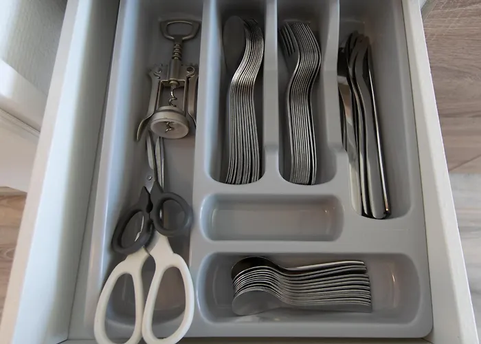 Tolstov - 250m2 Loft With 6 Im Industriegebiet - 20 Min Messe Dus & Old Town Dus *