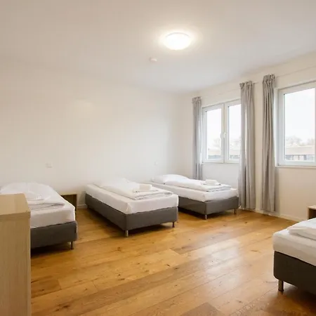 Apartment Raj Living - 250m2 Loft With 6 Im Industriegebiet - 20 Min Messe Dus & Old Town Dus Dusseldorf