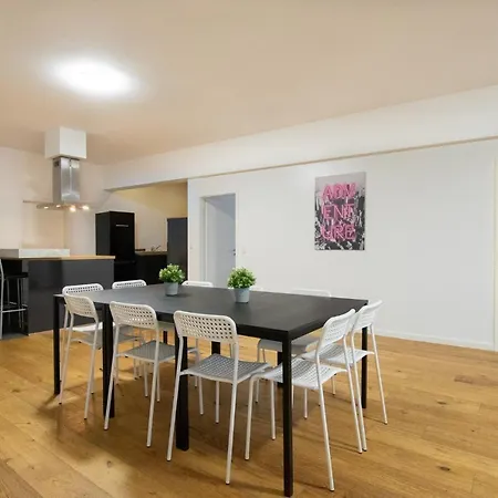 Apartment Raj Living - 250m2 Loft With 6 Im Industriegebiet - 20 Min Messe Dus & Old Town Dus Dusseldorf