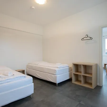 Tolstov - 250m2 Loft With 6 Im Industriegebiet - 20 Min Messe Dus & Old Town Dus Апартаменты