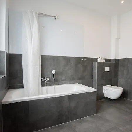 Apartment Raj Living - 250m2 Loft With 6 Im Industriegebiet - 20 Min Messe Dus & Old Town Dus Dusseldorf