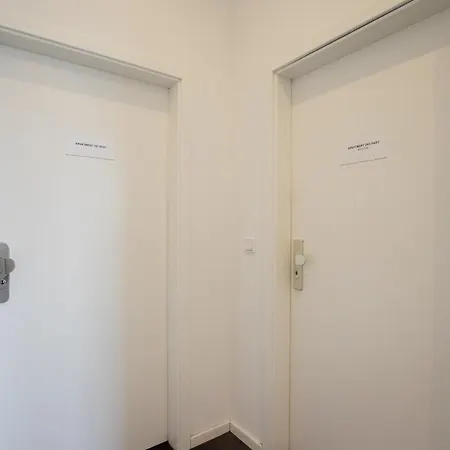 Apartment Raj Living - 250m2 Loft With 6 Im Industriegebiet - 20 Min Messe Dus & Old Town Dus