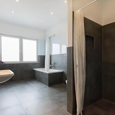 Raj Living - 250m2 Loft With 6 Im Industriegebiet - 20 Min Messe Dus & Old Town Dus Apartment Dusseldorf