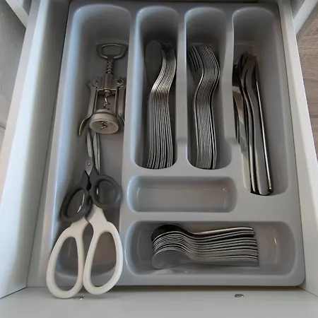 Tolstov - 250m2 Loft With 6 Im Industriegebiet - 20 Min Messe Dus & Old Town Dus *