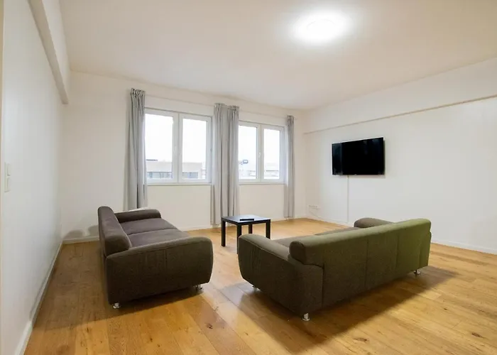 Tolstov - 250m2 Loft With 6 Im Industriegebiet - 20 Min Messe Dus & Old Town Dus Appartement *