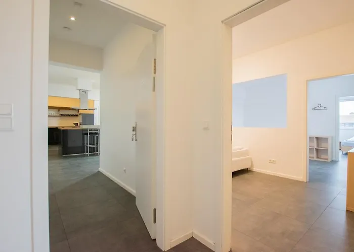 Appartement Tolstov - 250m2 Loft With 6 Im Industriegebiet - 20 Min Messe Dus & Old Town Dus