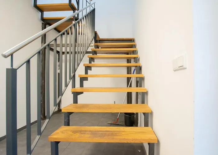 Tolstov - 250m2 Loft With 6 Im Industriegebiet - 20 Min Messe Dus & Old Town Dus Appartement